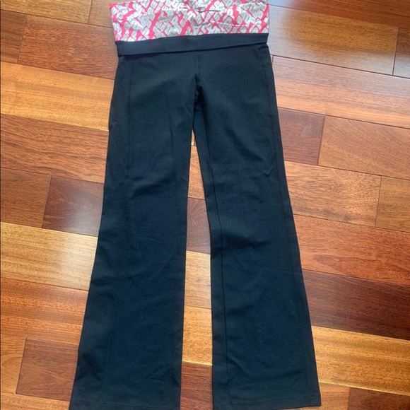 Bebe Sport Foldover pants in black/pink/silver- size medium - Picture 2 of 10